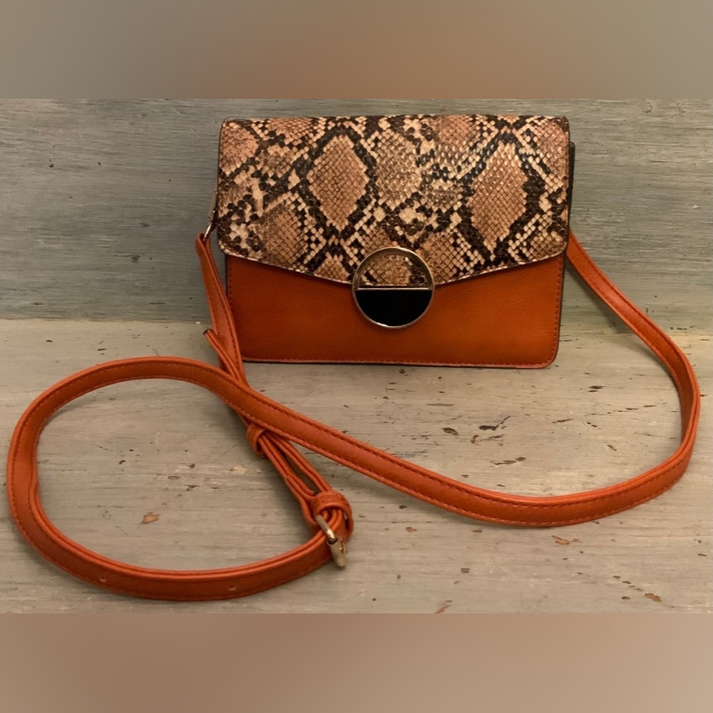 Vieta Faux Snake Skin Faux Leather Crossbody Clutch Bag Purse‎ Like New